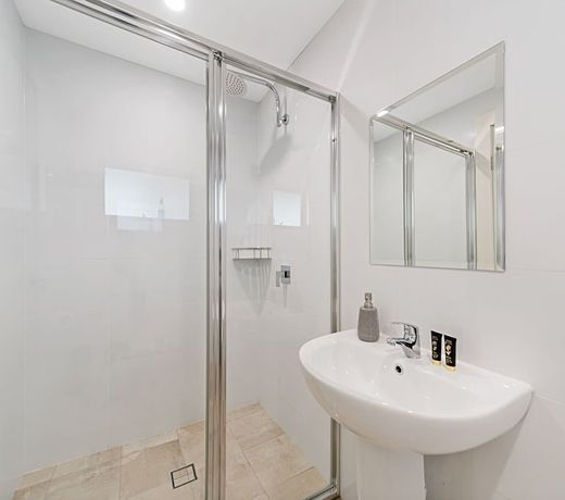 Carlton Suites