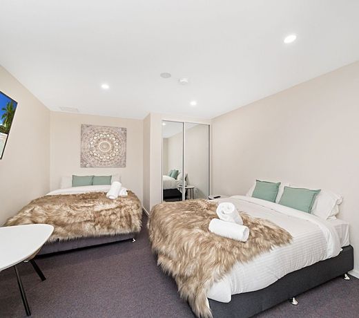 Carlton Suites