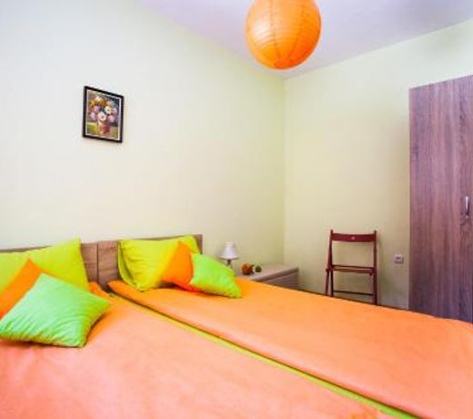 Green Orange Apartment