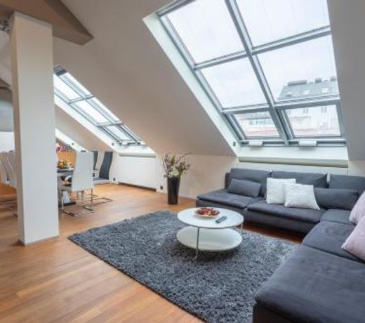LUXURY CENTRAL DUPLEX WITH TERRACE