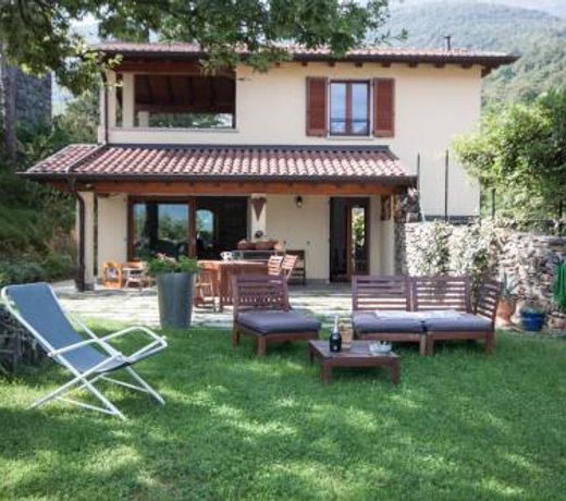 Castel Cottage