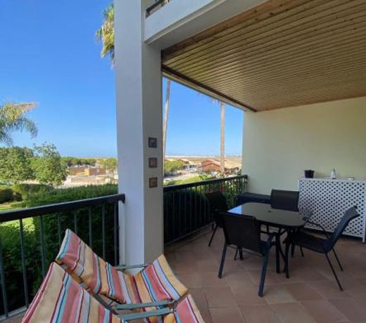 One Bedroom Apartment in Clube Alvor Ria with Beautiful View