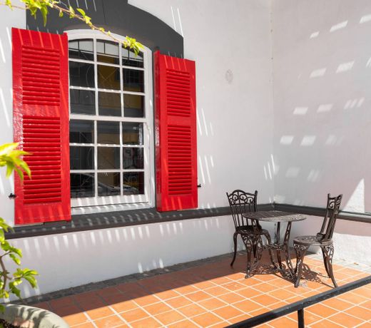 Beautiful De Waterkant Apartment