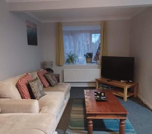 Fieldfare Green-Huku Kwetu Luton & Dunstable Spacious 4 Bedroom Detached House - Free Parking- Field View-Affordable Group Accommodation - Business Travellers