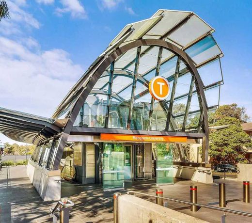 Macquarie Luxury Skyrise 2BR Resort Style Living