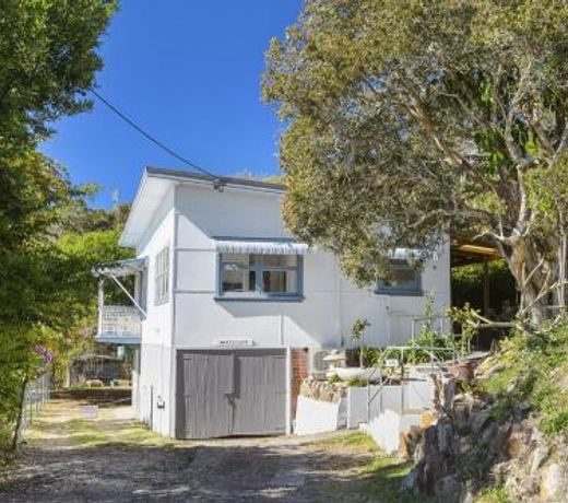 Whitecaps, 26 East Street