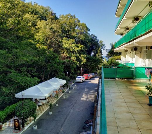 Yuzhnyij Hotel