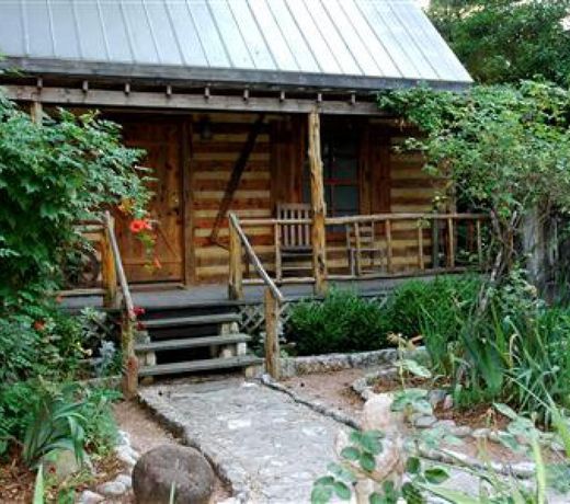 Southern Charm Lodging Bed and Breakfast