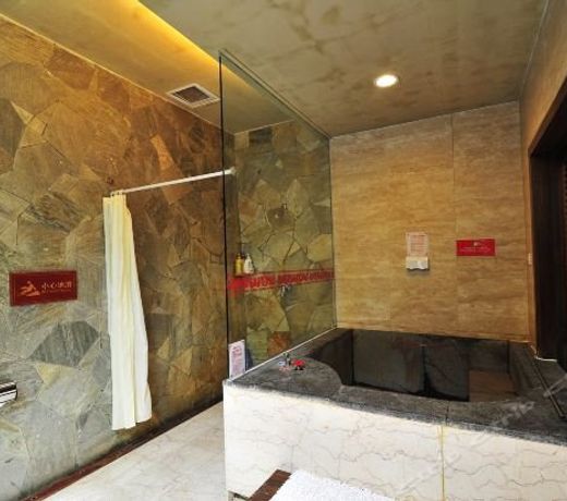 IU HotelsÂ·Guiyang future Fang Baoli hot spring