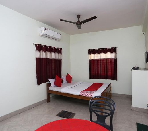 OYO 25111 Nandi Inn