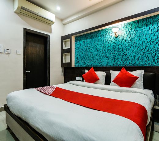 OYO 30414 Hotel Us Residency