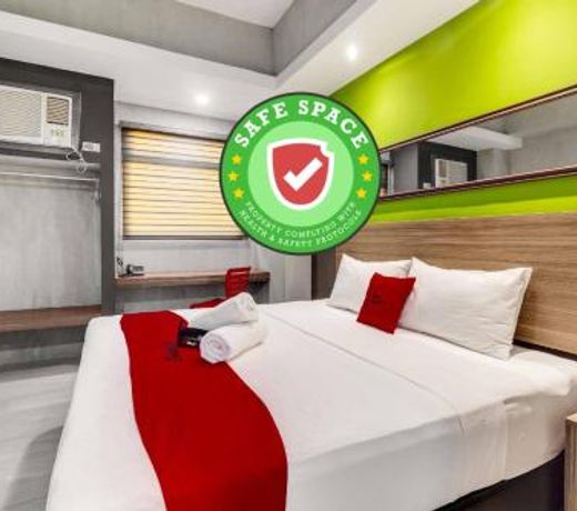 RedDoorz Plus @ Jones Avenue Cebu