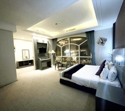 Business Inn Tahlia Hotel
