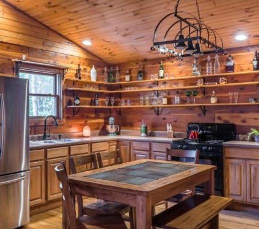 Fly Away Cabin- Modern, Serene, And Convenient