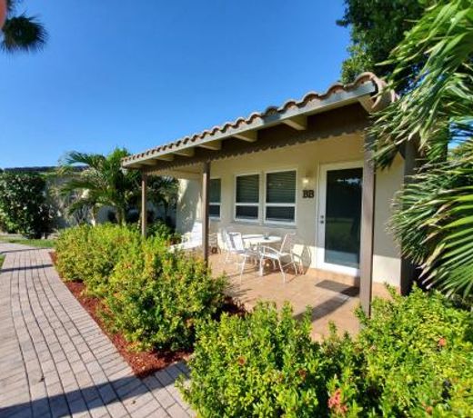Beach Resort Villa - beautiful updated