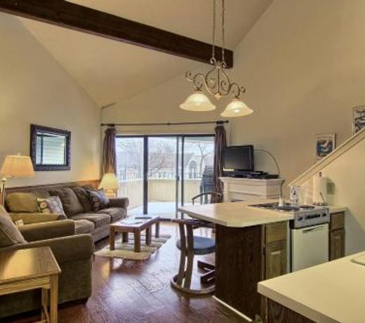 209 Pointes North Inn
