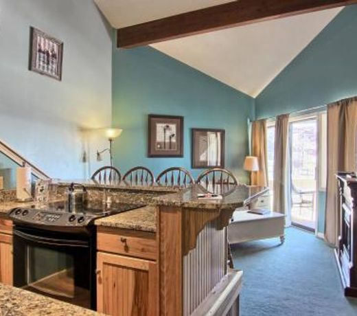 210 Pointes North Inn
