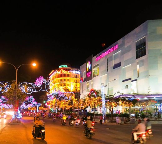 MIDMOST Boutique Hostel