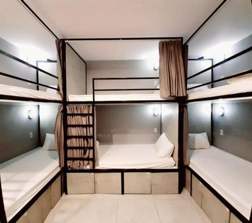 MIDMOST Boutique Hostel