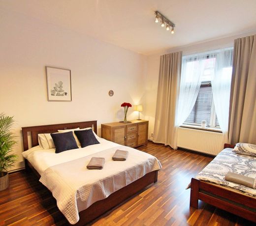 Apartment Jagiellonska 3 Bedroom, City Center