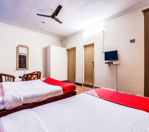 OYO 12237 Luxury Villas