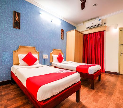 OYO 12237 Luxury Villas