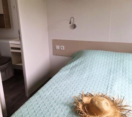 Bungalow de 3 chambres avec piscine partagee jacuzzi et terrasse a Gastes