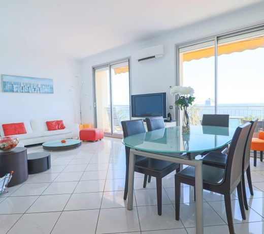 PLAGE - Superbe appartement lumineux avec vue mer & proche du centre Cannes