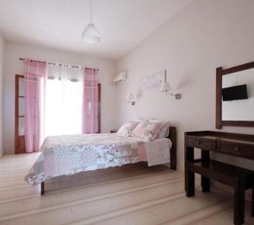 Olive Garden Studios & Apartments
