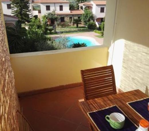 appartamento con vista piscina