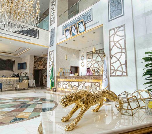 Iridium 70 Hotel