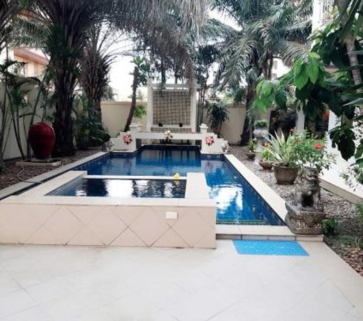 Beach Front Pool Villa Island View Residence Jomtien Beach