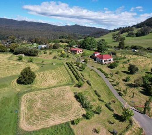 Cherry Top Farmstay - Boutique Eco Village