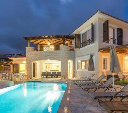 Resitour - Perneri Four Bedroom Villa