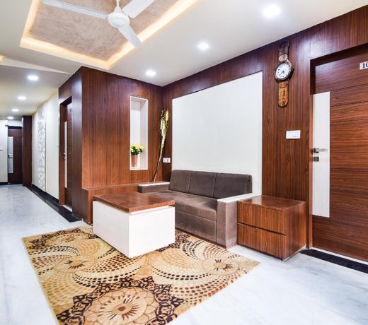 OYO 28683 Hotel Suhagan Heights