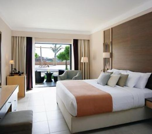 Coral Sea Aqua Club Resort