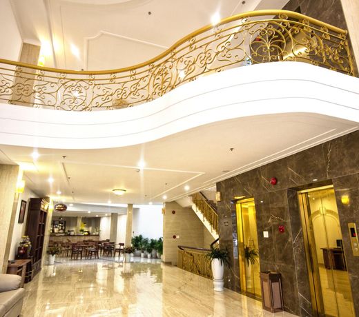 Le Centre Hotel