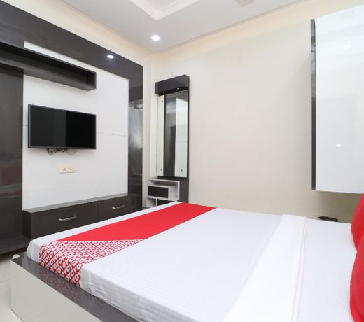 OYO 29637 Hotel Kakkar