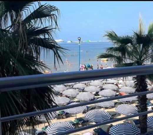 Durres Strand direkt am Meer