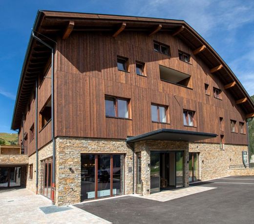 AlpenParks Hotel & Apartment Arlberg Warth mit Pool