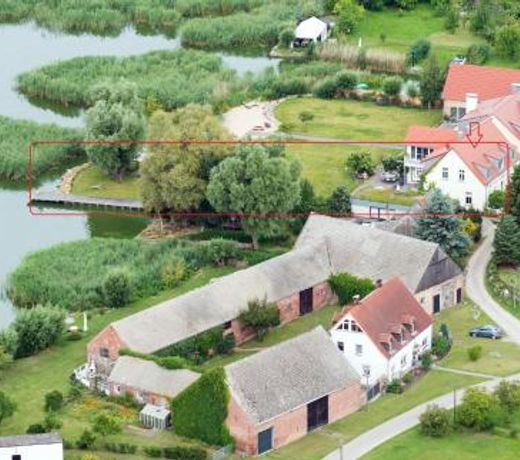 Peeneblick - Traumhaus direkt am Wasser mit eigenem Bootssteg fur 8 Personen