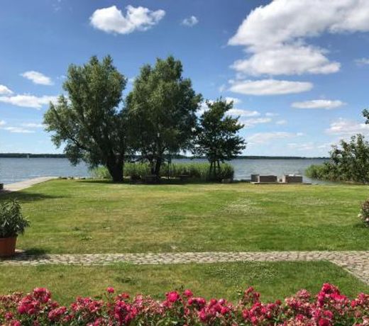 Peeneblick - Traumhaus direkt am Wasser mit eigenem Bootssteg fur 8 Personen