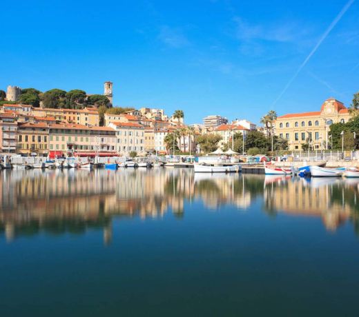 Rue d'Antibes Top Floor Studio with Terrace
