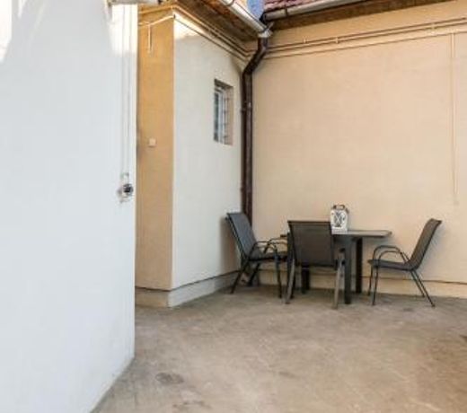 Gruia Lofts