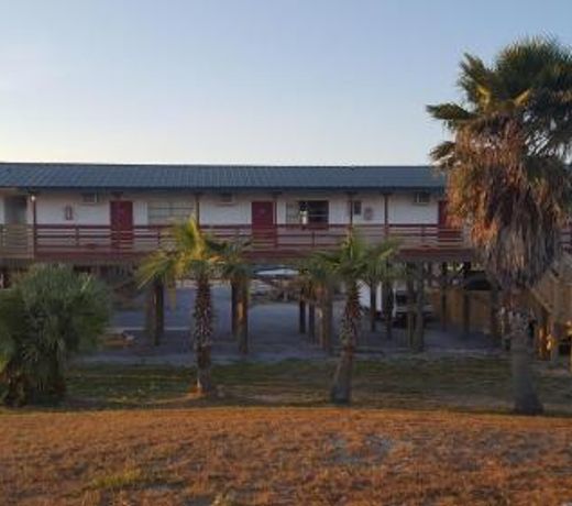 Wateredge Beach Resort