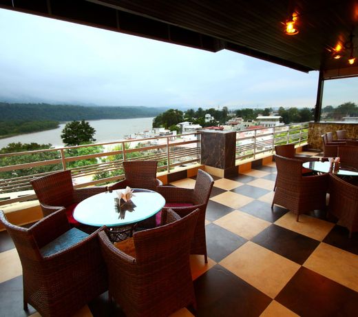 Hotel Gharonda