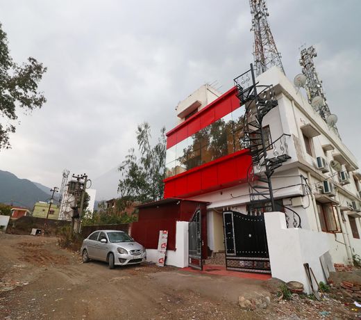 OYO 24063 Yuvraj Inn