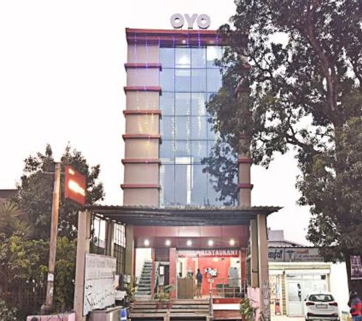 OYO 29221 Hotel Shree Laxmi Palace
