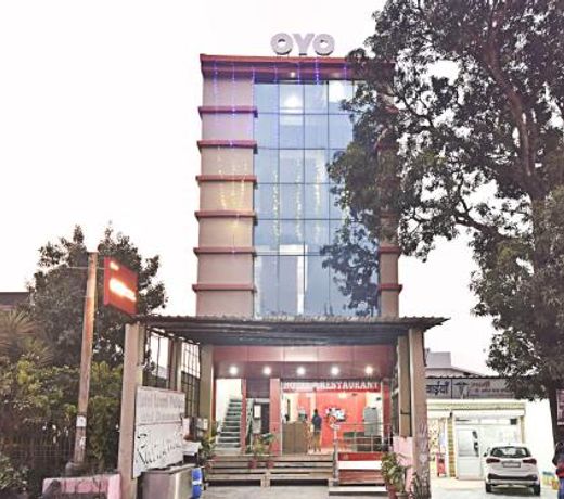 OYO 29221 Hotel Shree Laxmi Palace