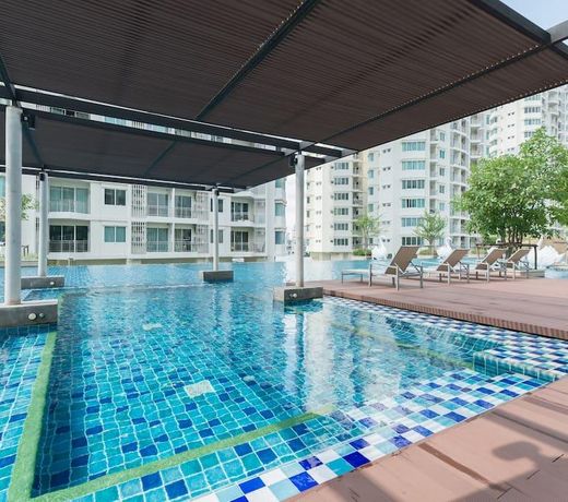 Brand-New Luxury Grand Living @ Rachada MRT